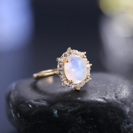 Vintage Moonstone Oval Cut Ring in Sterling Silver - Image 2