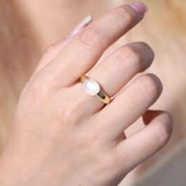 Vintage Moonstone Oval Cut Ring in Sterling Silver