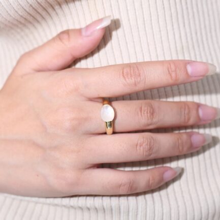 Vintage Moonstone Oval Cut Ring in Sterling Silver - Image 7