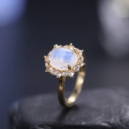 Vintage Moonstone Oval Cut Ring in Sterling Silver - Image 5