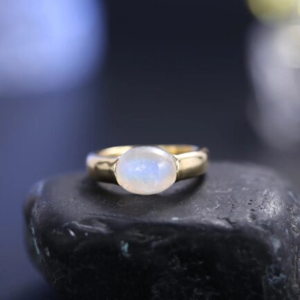 Vintage Moonstone Oval Cut Ring in Sterling Silver - Image 5