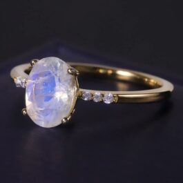 Vintage Moonstone Oval Cut Ring in Sterling Silver