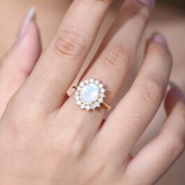 Vintage Moonstone Oval Cut Ring in Sterling Silver