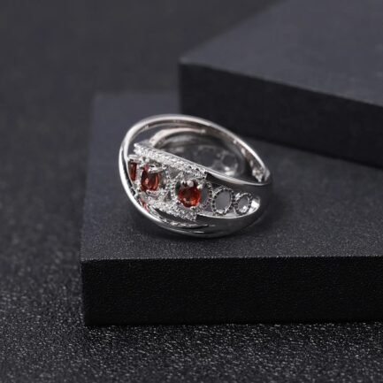 4mm Vintage Red Garnet Oval Cut Ring in Sterling Silver - Image 2