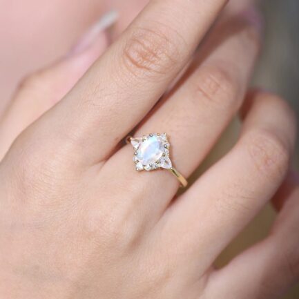 Vintage Moonstone Oval Cut Ring in Sterling Silver