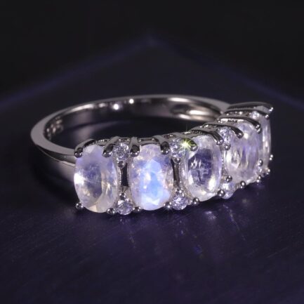 Vintage Moonstone Oval Cut Ring in Sterling Silver - Image 2