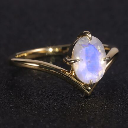 Vintage Moonstone Oval Cut Ring in Sterling Silver - Image 3