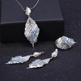 5mm Vintage Topaz Oval Cut Feather Pendants Necklace in Sterling Silver