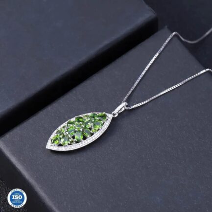 Vintage Chrome Diopside Oval Cut Pendant Necklace in Sterling Silver - Image 3