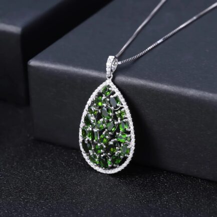 Vintage Chrome Diopside Oval Cut Pendant Necklace in Sterling Silver - Image 3