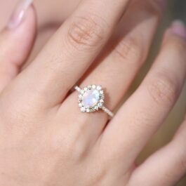 Vintage Moonstone Oval Cut Ring in Sterling Silver