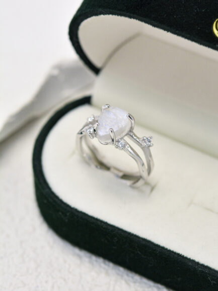 Vintage Moonstone Raw Crystal Ring in Sterling Silver - Image 4