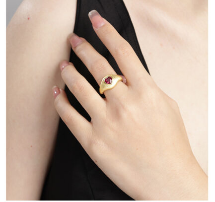 Vintage Lab Ruby Heart Cut Ring in 18K Gold - Image 3